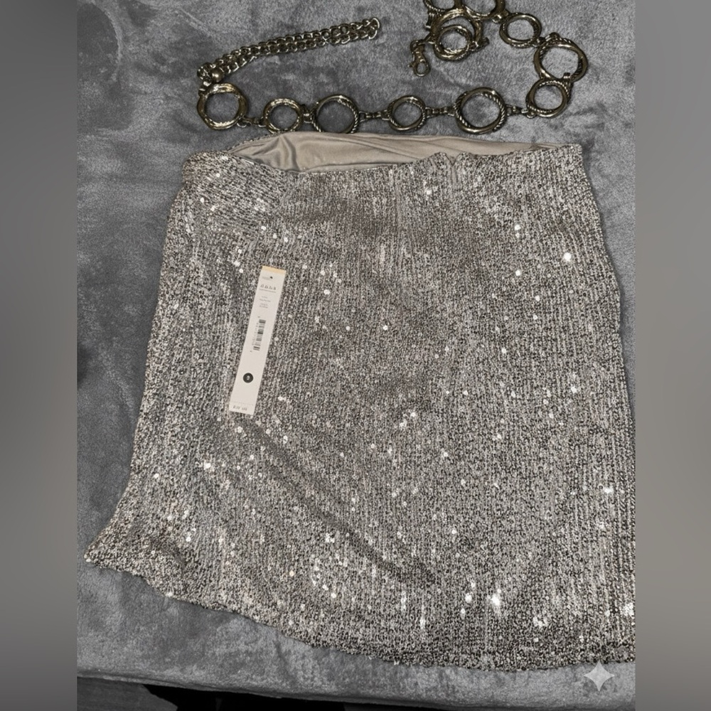 Aqua Shimmering Silver Mini Skirt -Party / Night Out
NWT - Size 2